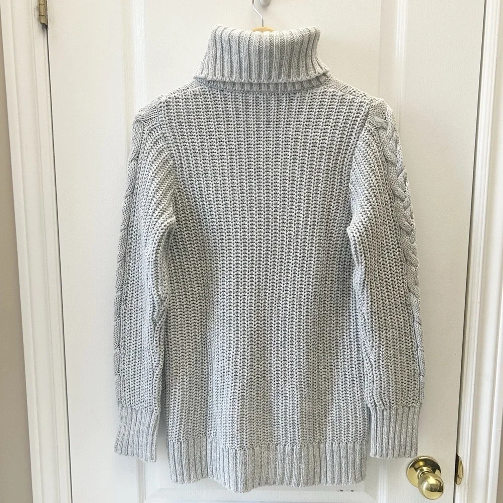 GAP Light Gray Cable Knit Turtleneck Sweater Size Medium - Picture 9 of 16